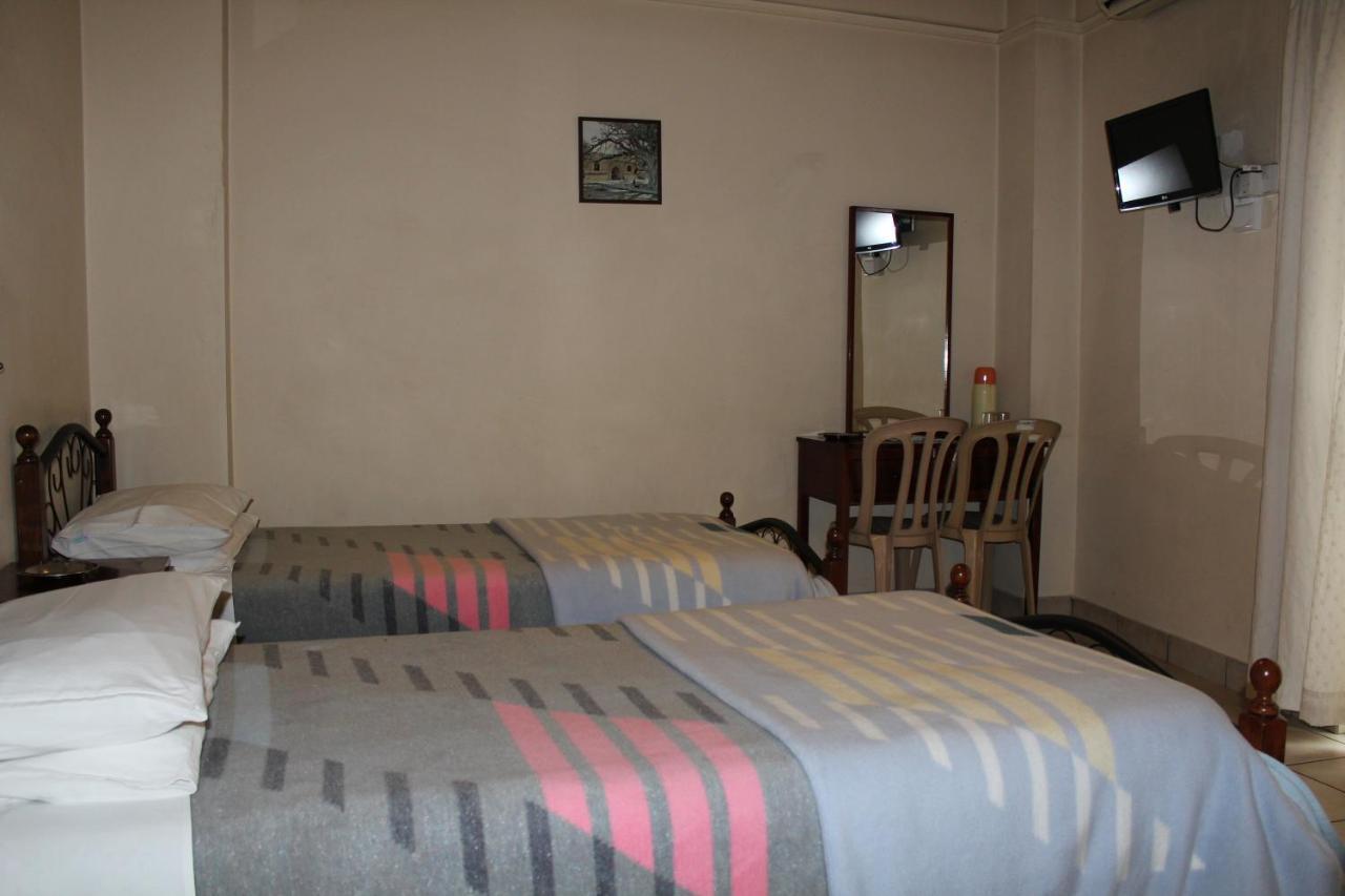 Delphi Hotel Nikosia Ruang foto